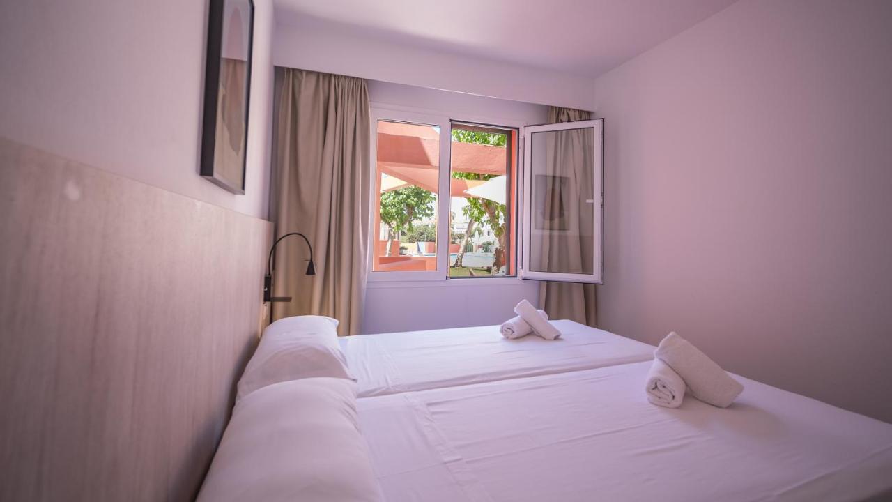 Sant Joan Apartaments - Adults Only Кала-эн-Бланес Экстерьер фото