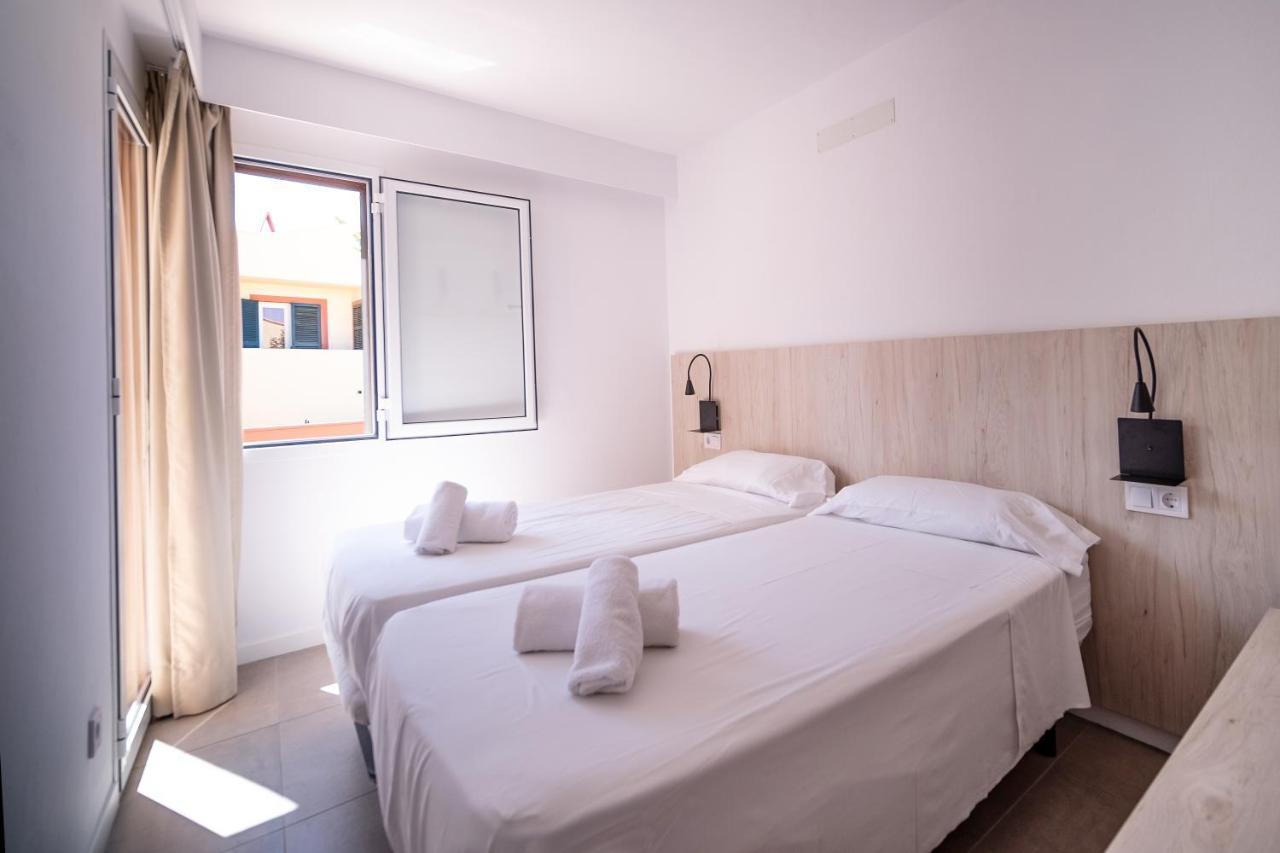 Sant Joan Apartaments - Adults Only Кала-эн-Бланес Экстерьер фото