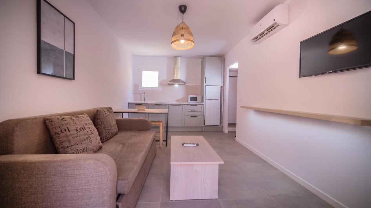 Sant Joan Apartaments - Adults Only Кала-эн-Бланес Экстерьер фото