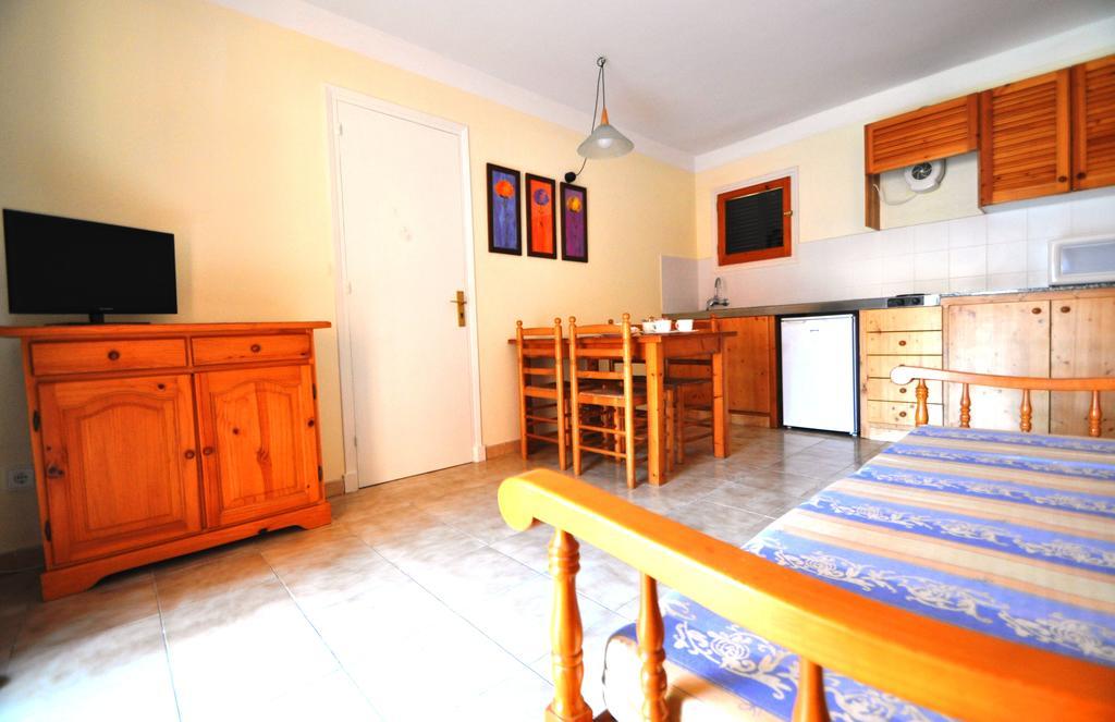 Sant Joan Apartaments - Adults Only Кала-эн-Бланес Экстерьер фото